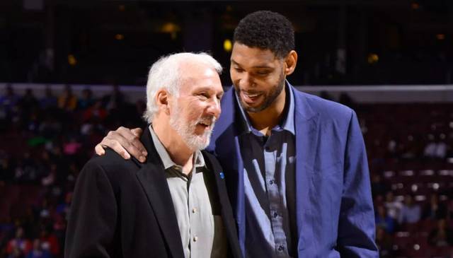 不讳地指出 不讳地指出